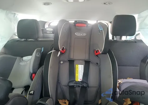 2020 Chevrolet Traverse Ls z USA, uszkodzony, nr VIN 1GNERFKW3LJ287596